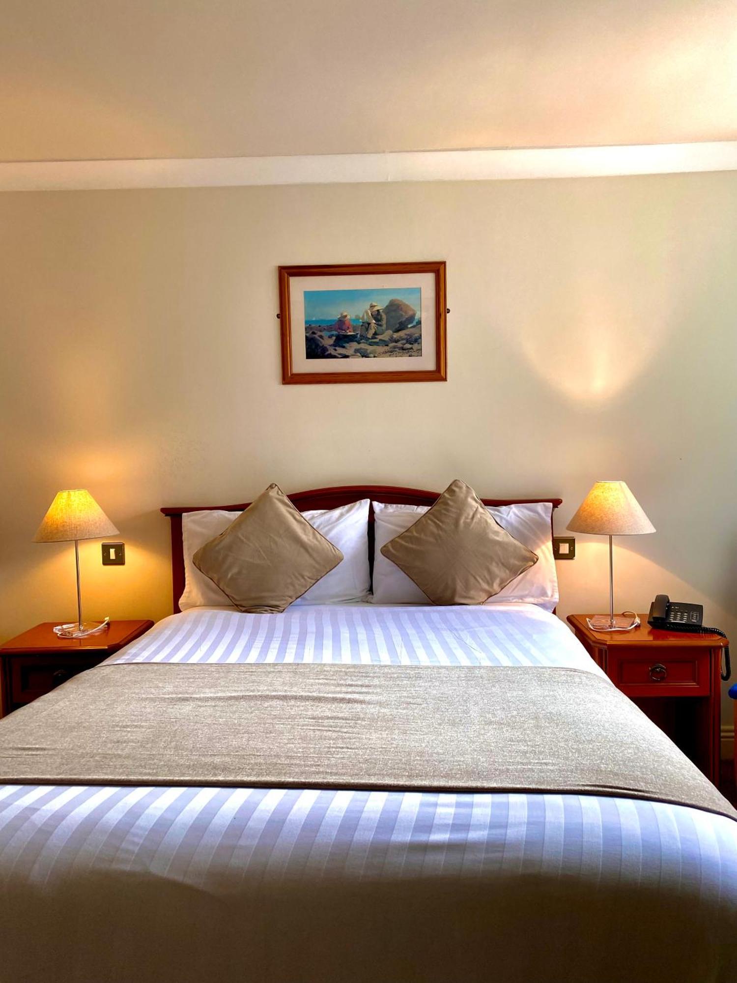 An Cruiscin Lan Hotel Спидал Екстериор снимка
